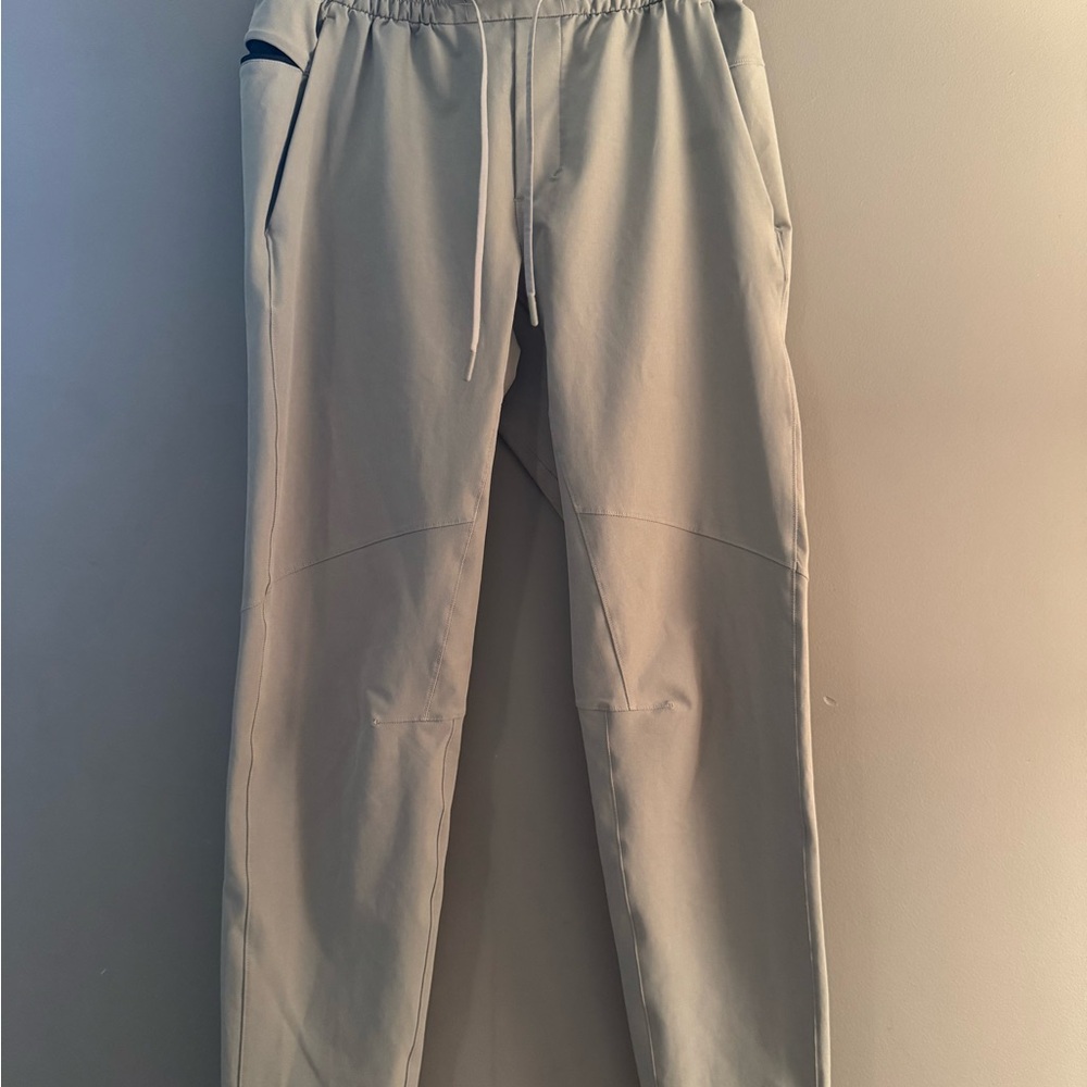 lululemon athletica Men's Light Beige commission pant